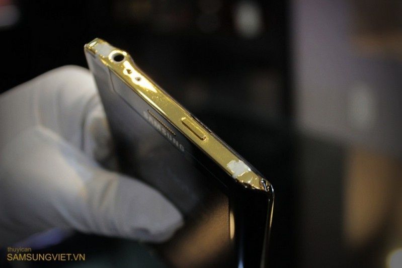 Złoty Samsung Galaxy Note Edge