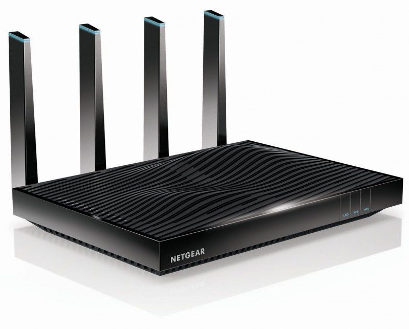 NETGEAR przedstawia nowy, trzypasmowy router Nighthawk X8 R8500 