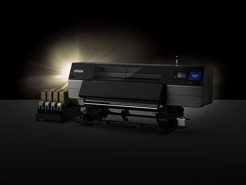 Epson przedstawia SC-F10000: drukarkę sublimacyjną do zastosowań przemysłowych, która podnosi standardy wydajności