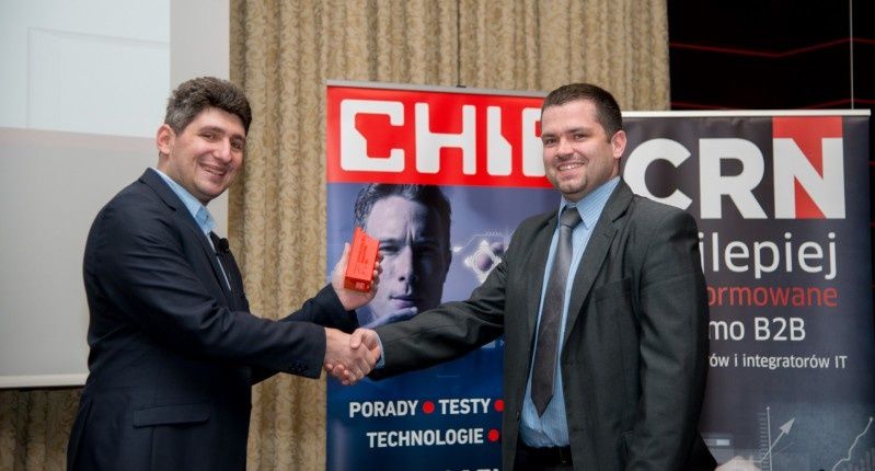 Projektor Epson EH-TW5200 zdobył tytuł  CHIP Produkt Roku 2014  w plebiscycie czytelników magazynu i portalu CHIP 