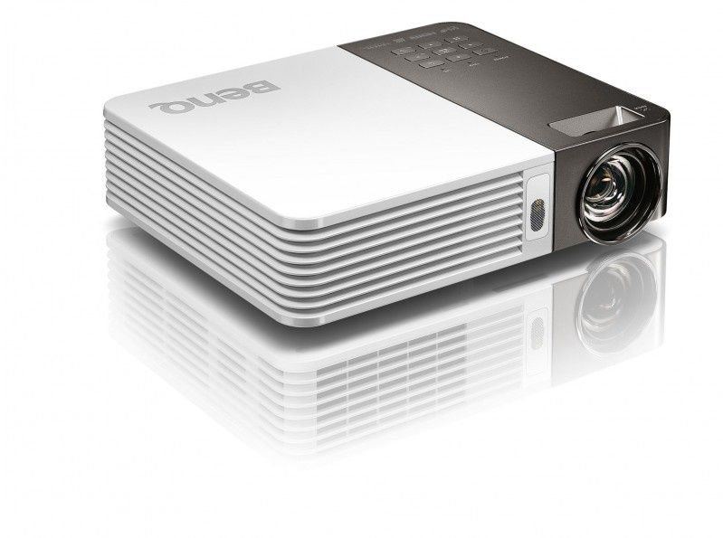 BenQ GP30 - lekki projektor LED 900 ANSI lumenów