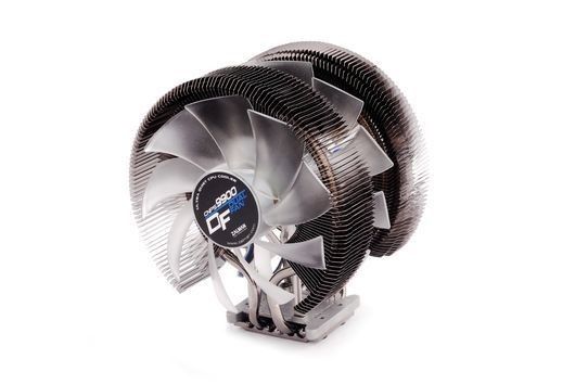 Zalman CNPS9900DF - cooler odprowadzający nawet 300 W energii cieplnej