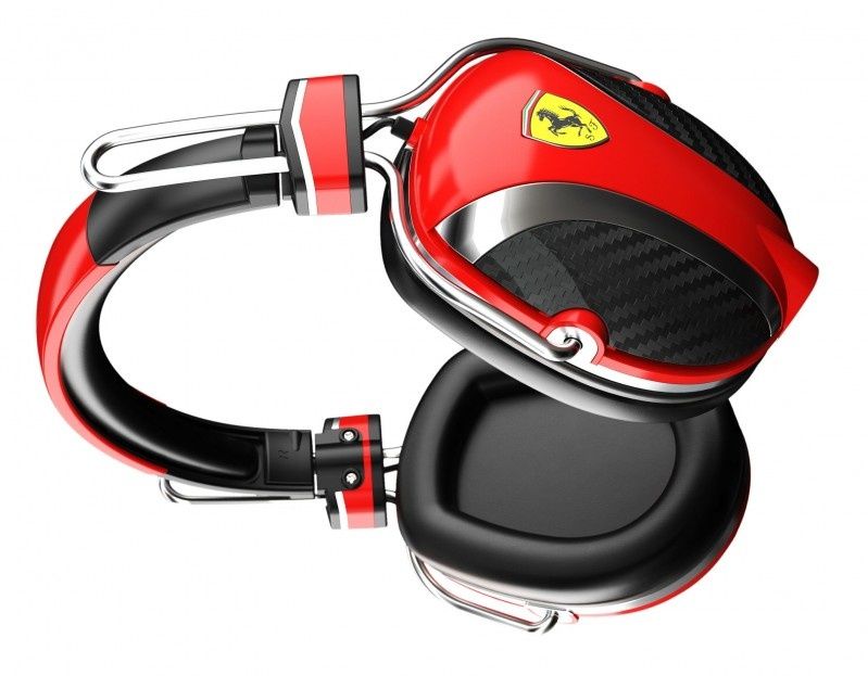Cavallino i Scuderia - słuchawki z redukcją poziomu hałasu i designem Ferrari
