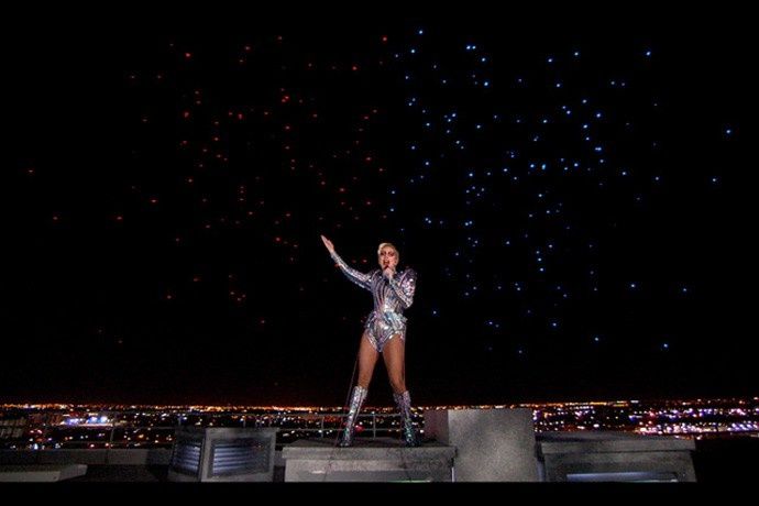 Super Bowl: Drony Intela elementem choreografii podczas występu Lady Gagi