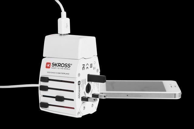 Power Pack - cztery urządzenia w jednym adapterze SKROSS