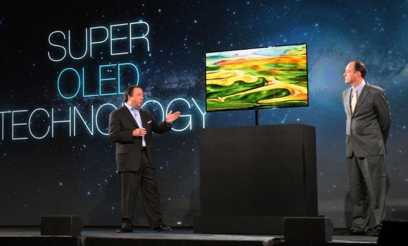 Samsung Super OLED TV - rozpoznawanie gestów, poleceń głosowych i twarzy użytkownika
