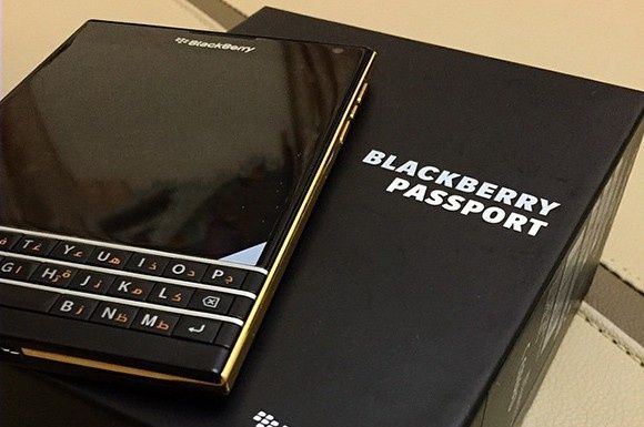 Jest także złota wersja BlackBerry Passport