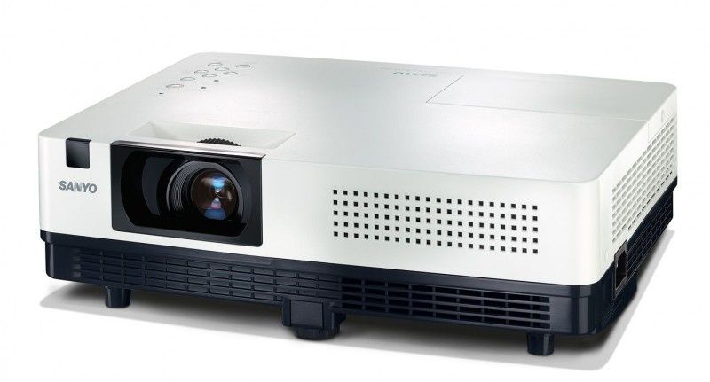 SANYO PLC-WK2500 - Ultralekki, panoramiczny projektor