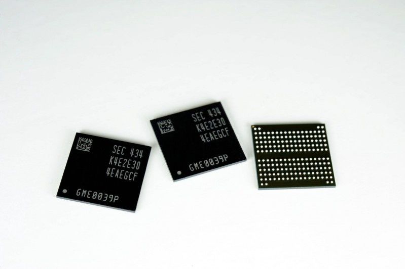 Samsung uruchamia masową produkcję pamięci 8Gb DRAM LPDDR4 do urządzeń mobilnych