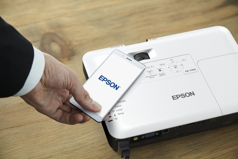 Projektory dla biznesu EB-1700 i EB-2000 - Epson stawia na Full HD i intuicyjność obsługi