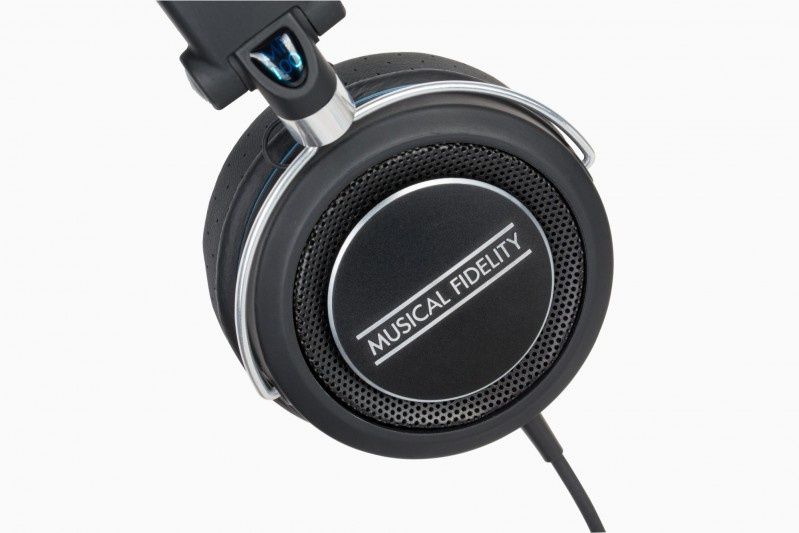 Nowe słuchawki Musical Fidelity - EB-33 i MF-100  w salonach Top Hi-Fi & Video Design