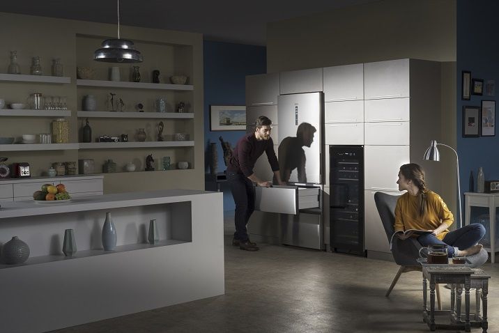 Imponująca przestrzeń do przechowywania, doskonała wydajność i stylowy design - Haier prezentuje chłodziarko-zamrażarkę A3FE742CMJ z serii 70