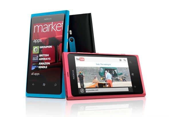 Nokia Lumia 800 z drobną usterką