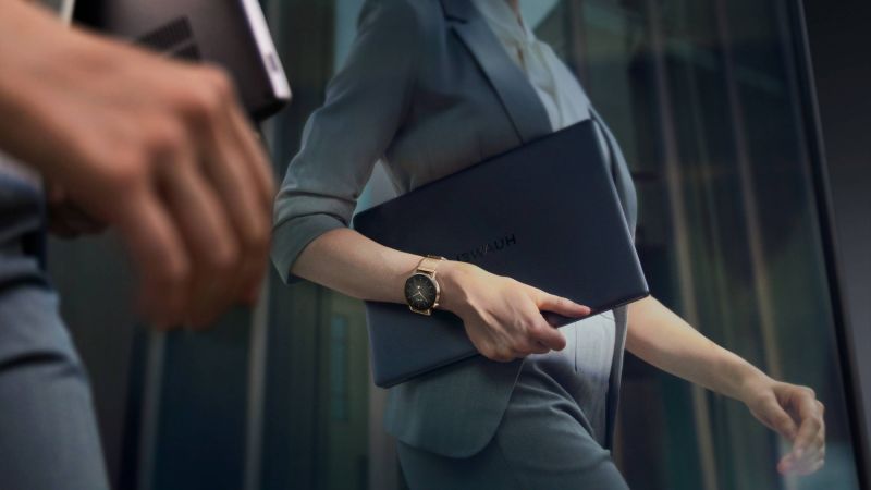 Huawei prezentuje nowy smartwatch Watch GT 3 oraz słuchawki FreeBuds Lipstick w unikalnym etui w kształcie szminki