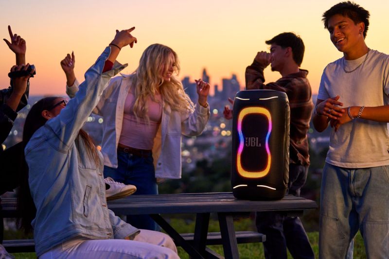 JBL PartyBox 130: mobilna moc dźwięku i światła gotowa na każdą imprezę