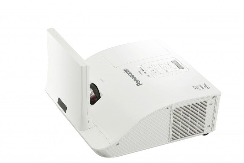 Panasonic z nową serią projektorów dla sal konferencyjnych i wykładowych