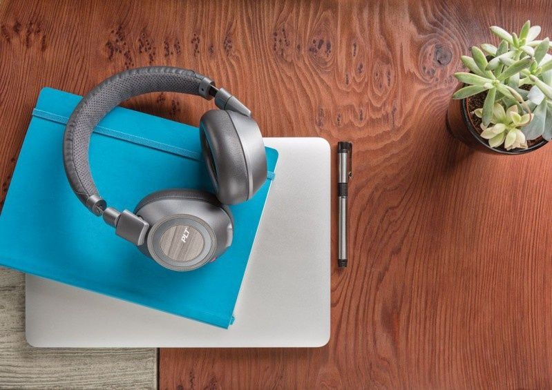 Okalająca ucho muzyka w technologii Bluetooth® nawet przez 24 godziny