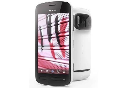 Play - Nokia PureView i HTC Explorer w ofercie