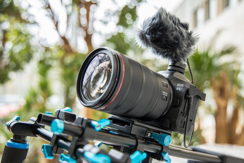 Canon usprawnia pracę fotografów  dzięki aktualizacji oprogramowania sprzętowego wybranych profesjonalnych aparatów fotograficznych