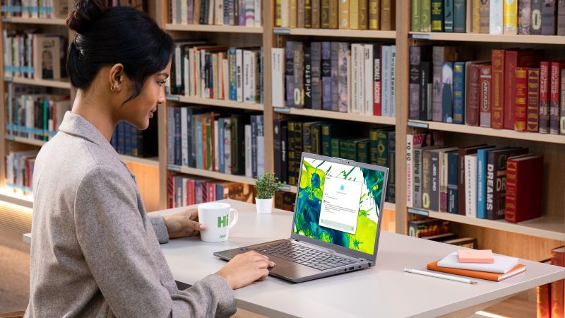 Nowoczesna szkoła zaczyna się od nauczyciela – i od laptopa, który działa razem z nim