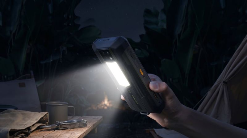 Gdy wyłączą prąd. Smartfon jako latarka, powerbank i radio