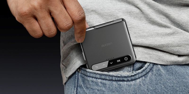 Poznaj Aurzen ZIP Tri-Fold. Dzięki niemu kino zmieścisz do kieszeni