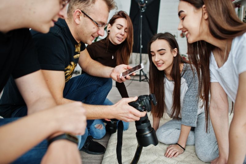 Zamień smartfona na aparat – jak kurs fotografii może odmienić Twoje zdjęcia (i sposób patrzenia na świat)?