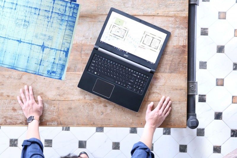 Acer wypuszcza na rynek nowe smukłe notebooki do gier, urządzenia z odpinaną klawiaturą i komputery All in One z zaawansowaną technologią termiczną