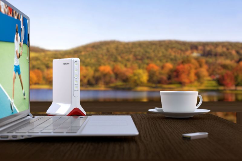 Nowy FRITZ!Box 6825 4G do domu i w podróż: mobilny router z Wi Fi 6, zasilaniem USB C i bogatymi funkcjami FRITZ!OS