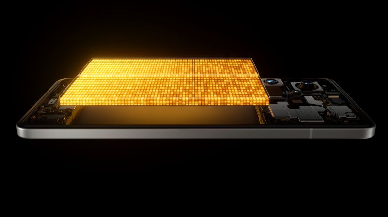 realme wyznacza nowy standard w zakresie trwałości baterii i zobowiązuje się do osiągnięcia celu 1400 cykli do 2027 r.