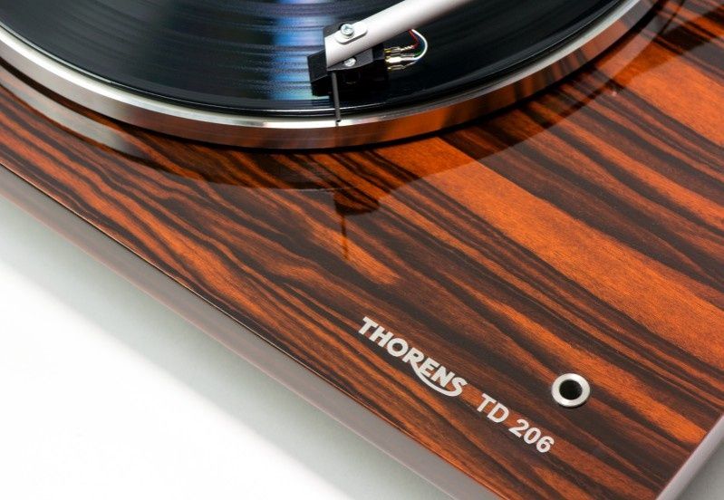 Stylowy i elegancki - Thorens TD 206 w nowych wersjach wykończeniowych